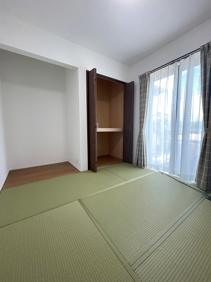客間としても活用可能な仏間付きの和室