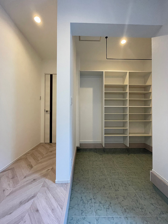 素材感を楽しむ個性的な平屋［イメージ04］
